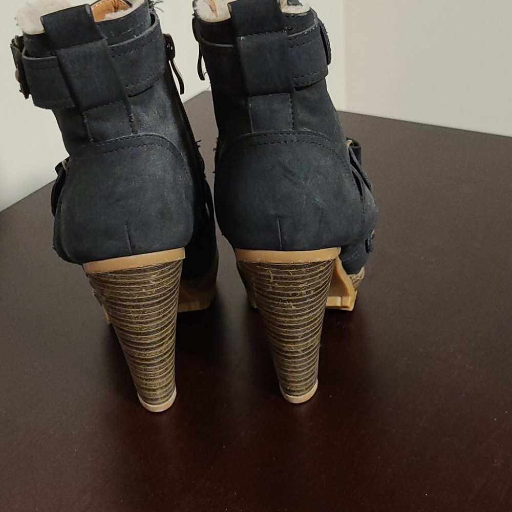 Booties - Picture 3 of 4